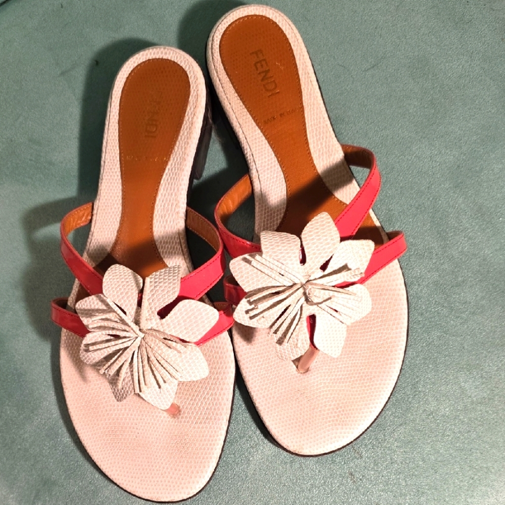 Fendi Pink and White Floral Sandals Size 37(7)
